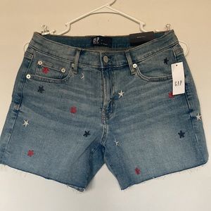 GAP denim shorts size 4. NEW